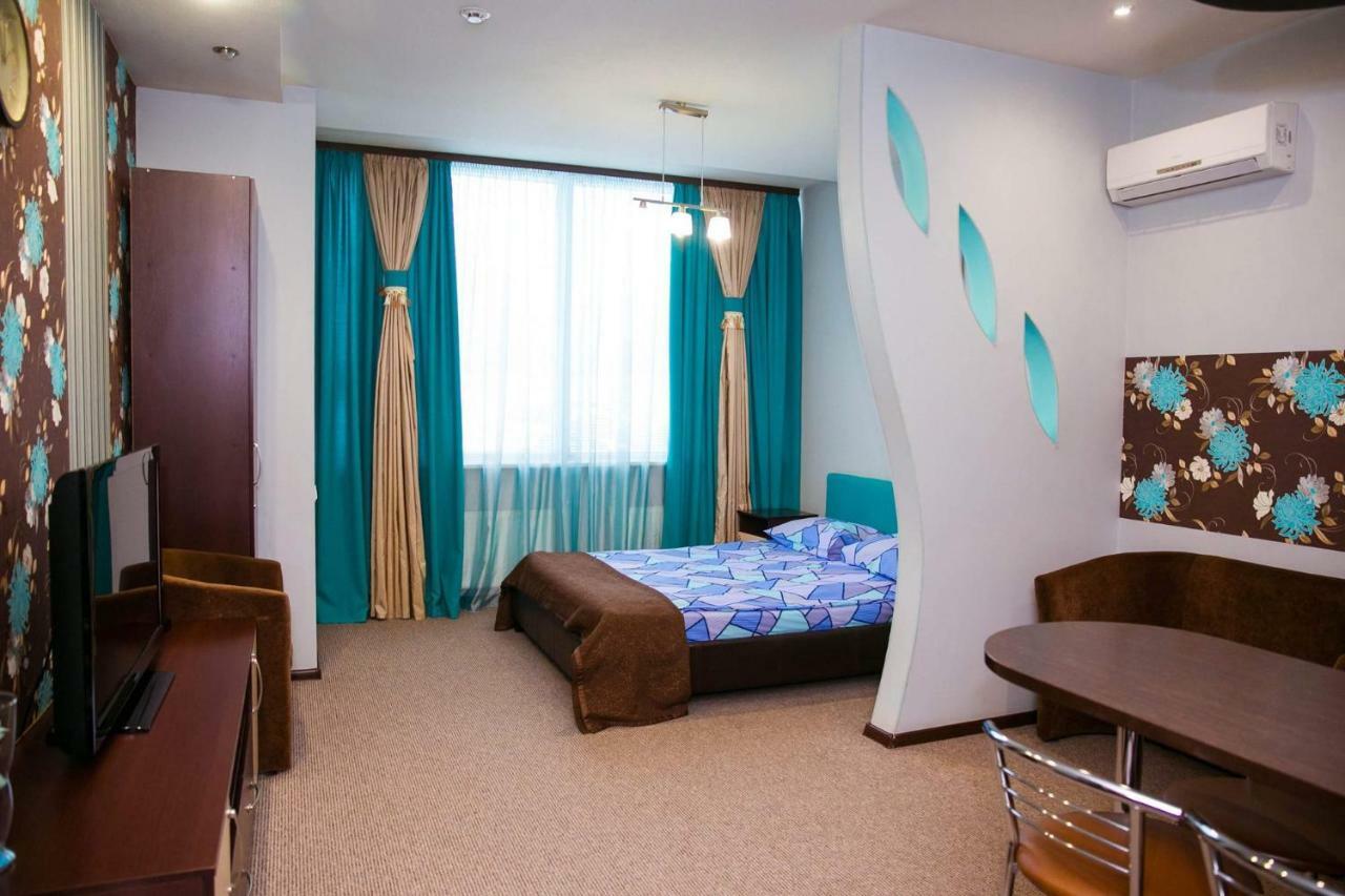Siesta Hotel ハルキウ エクステリア 写真
